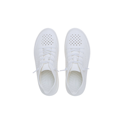 crocs-gallery-color:white/moonlight; color:White/Moonlight; alt:ALT120; file:210831_1VL-ALT120