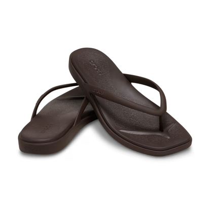 crocs-gallery-color:coffee; color:Coffee; alt:ALT110; file:211435_21Q-ALT110