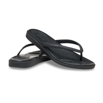crocs-gallery-color:black; color:Black; alt:ALT110; file:213381_001-ALT110