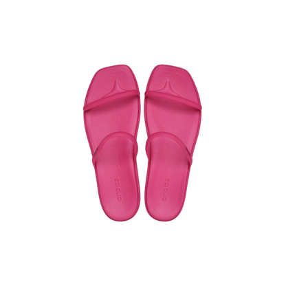 crocs-gallery-color:dragon fruit; color:Dragon Fruit; alt:ALT120; file:209795_6ZQ-ALT120
